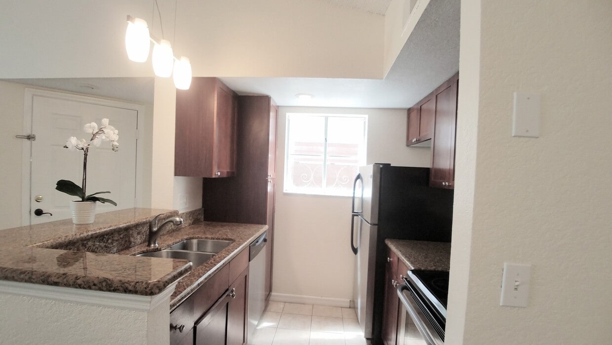 Beautiful Remodeled 2/1 Condo x Rent @ Villa Medici close to Theme Parks! - Beautiful Remodeled 2/1 Condo x Rent @ Villa Medici close to Theme Parks!