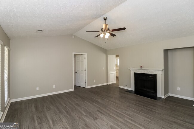 Foto del edificio - 3747 Dogwood Farm Rd