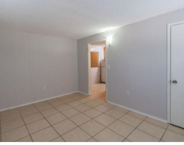 Building Photo - 2210 Thonotosassa Rd
