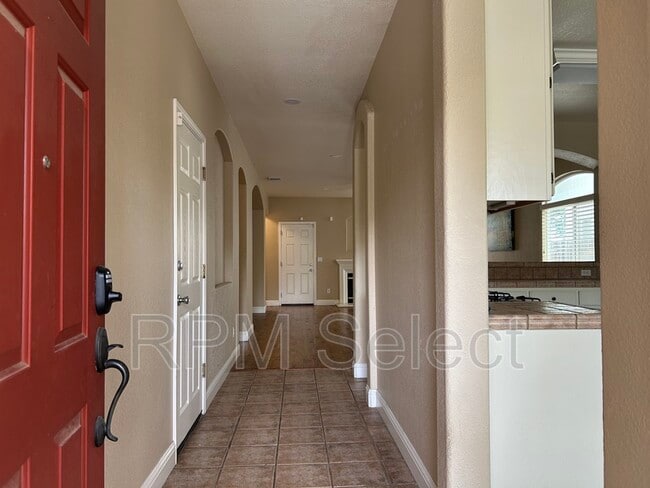 Building Photo - 1724 Magenta Dr