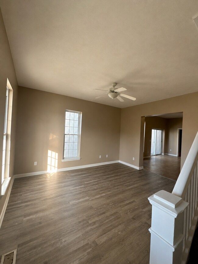 Foto del edificio - Large 3 Bedroom Townhome!!