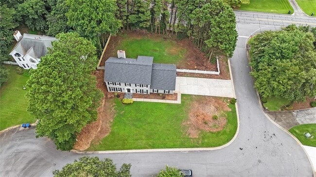 Building Photo - 2620 Valencia Dr NE