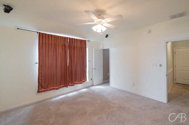 Foto del edificio - Come and See!