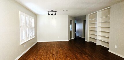 Building Photo - 19731 Dusty Creek Dr