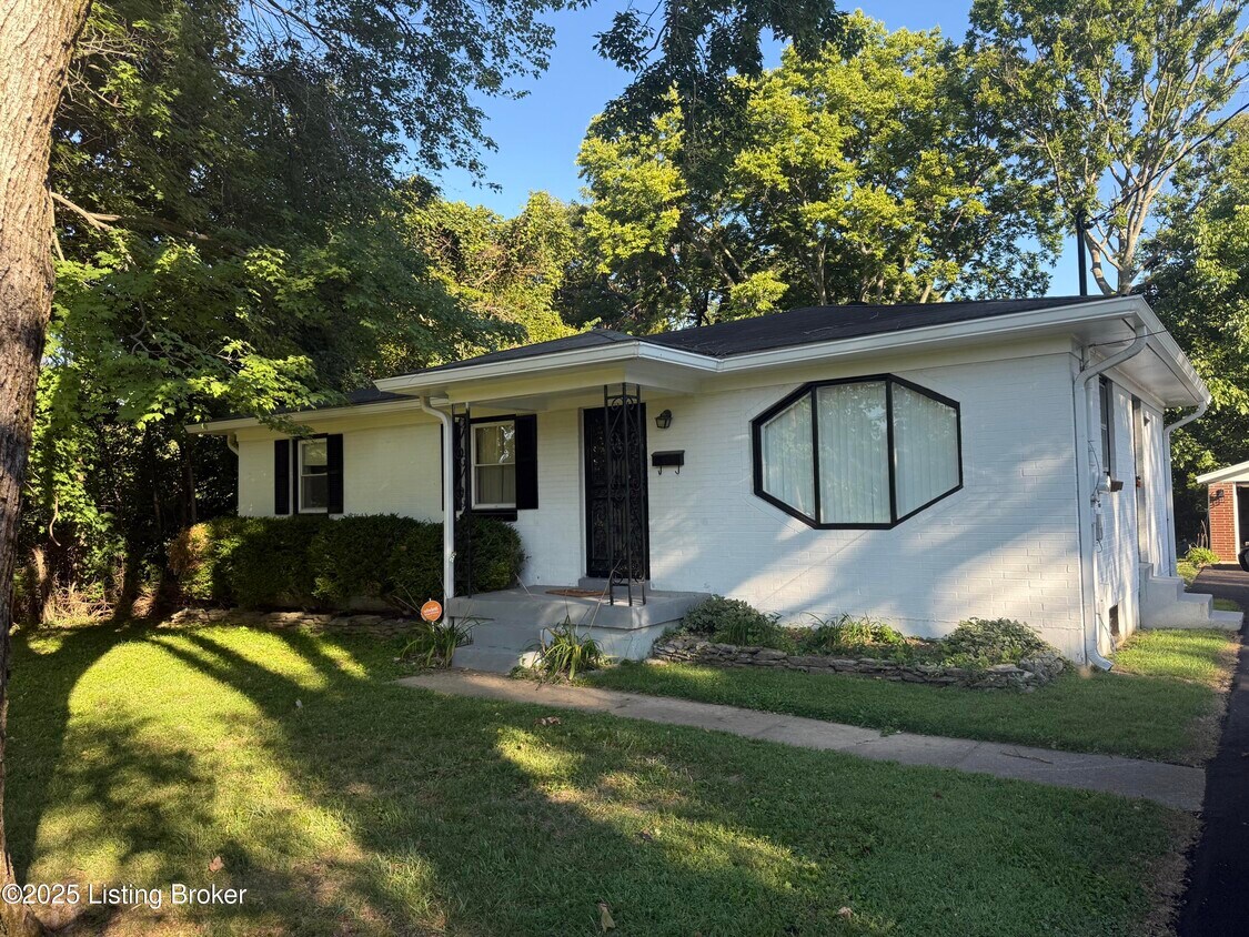 Foto principal - 5301 Adkins Rd