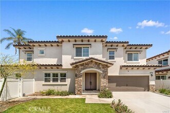 Building Photo - 1379 Point Loma Pl