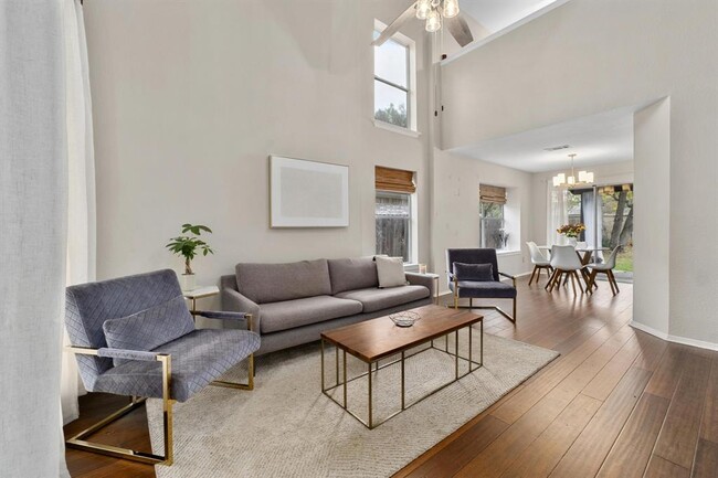 Foto del edificio - 9325 Linkmeadow Dr