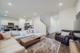 Building Photo - 18421 Cremello Dr