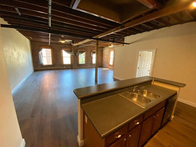 Building Photo - Market Street Lofts 203