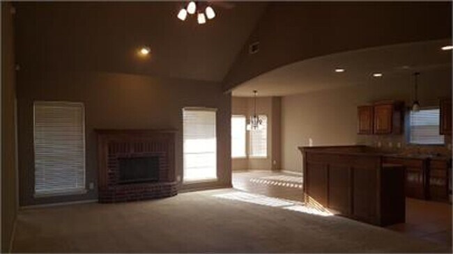 Foto del edificio - 3 Bed, 2 Bath Home - Great Tulsa Location ...