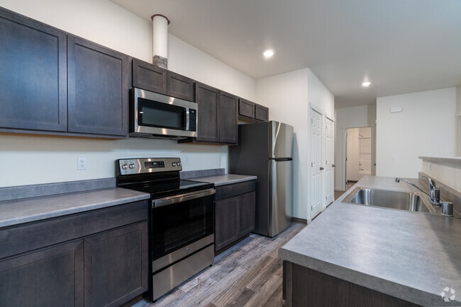 2BR, 2BA - 1460SF - The Marjorie at Aspen Park