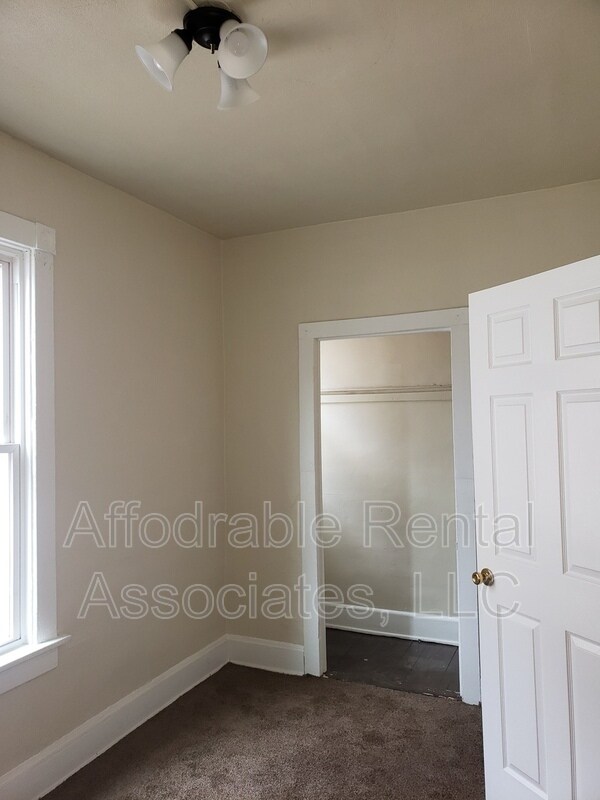 Foto del edificio - 1916 W Rogers St