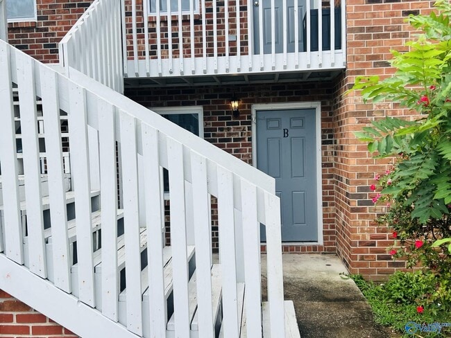 Building Photo - 1807 Graymont Ln SW