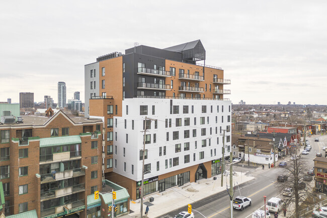 Photo du bâtiment - Jade Apartments