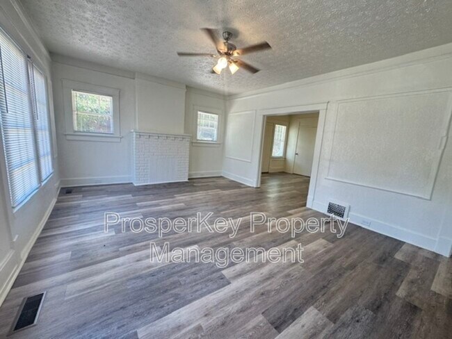 Foto del edificio - 2309 Willard St