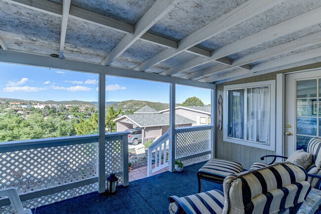 Foto del edificio - 2477 River Trail Rd