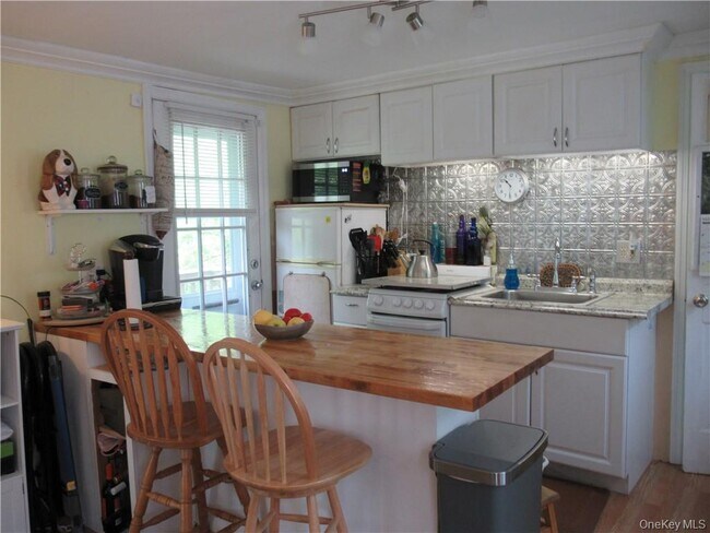 Foto del edificio - 1485 NY-17A