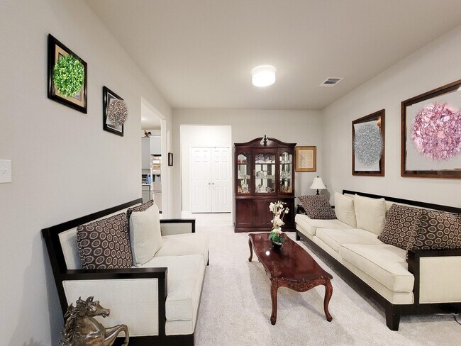 Foto del edificio - 4535 Medrano Trl