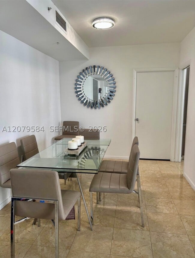 Building Photo - 801 Brickell Key Blvd