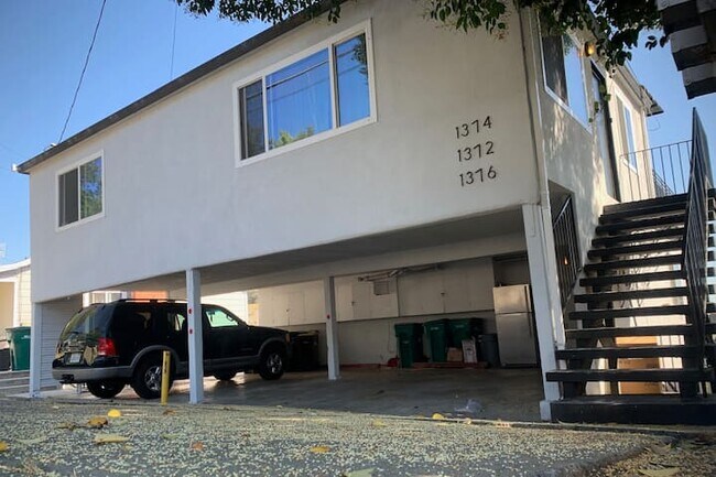 Building Photo - 1372 Highland Blvd