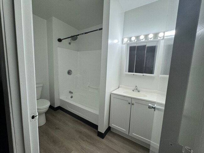 Foto del edificio - 4 Bedroom Rental - Ready December