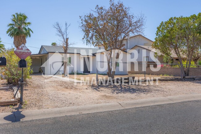 Building Photo - Cute Tranquil Home with a LARGE Backyard!