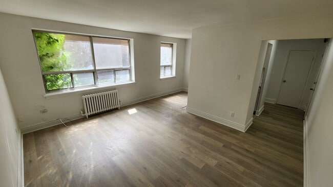 Building Photo - 158 Kingston Rd