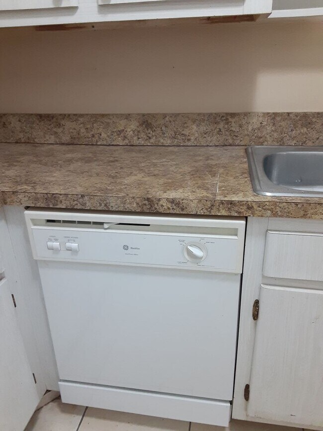 Building Photo - 1830 Maravilla Ave