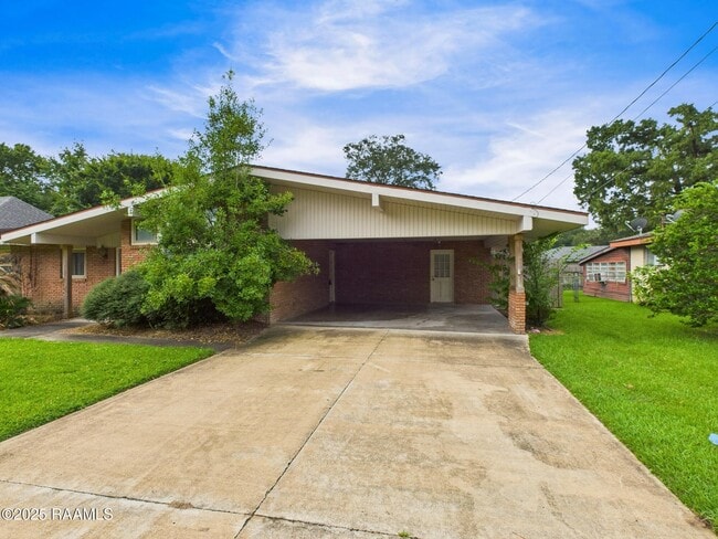 Foto del edificio - 406 Indian Mound Rd