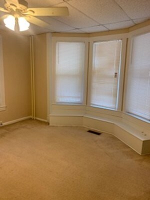 Building Photo - 217 Crescent Ct
