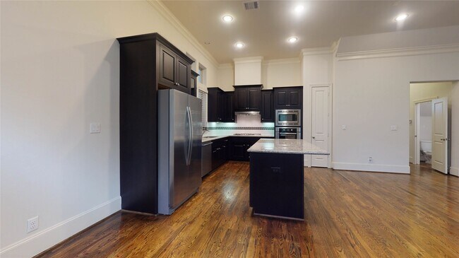 Building Photo - 1708 Upland Lakes
