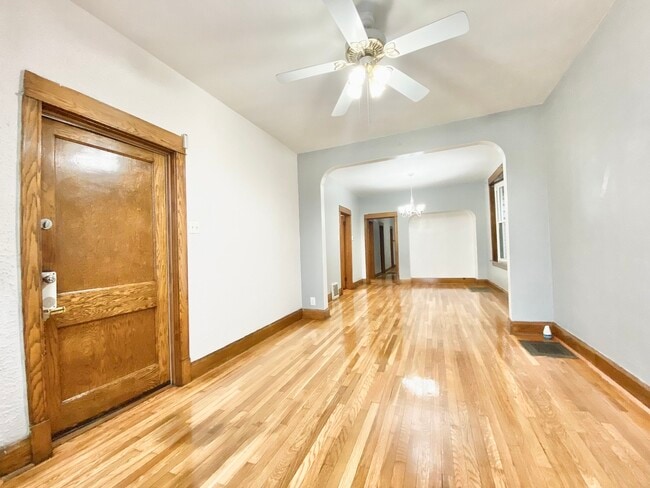 Building Photo - 2221 N Springfield Ave