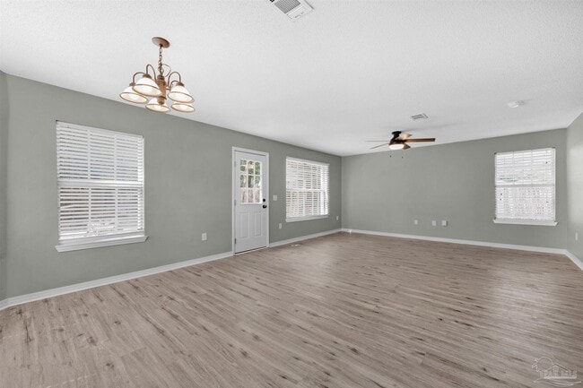 Foto del edificio - 6707 Cedar Ridge Cir