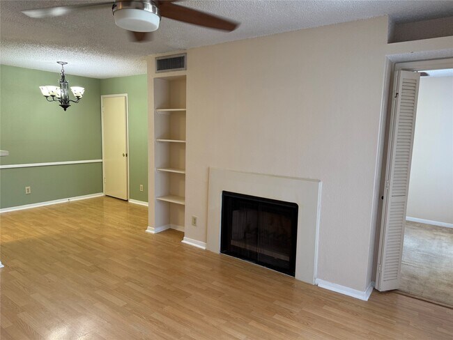 Foto del edificio - 2121 Hepburn St