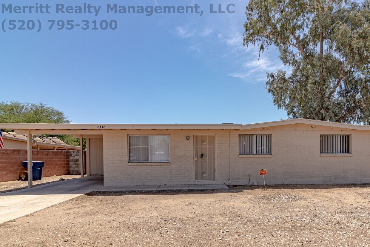 Primary Photo - 3 bedroom house with 2 bathrooms, includes...
