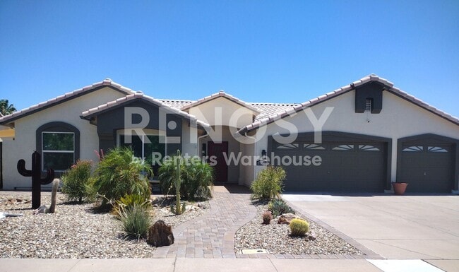Building Photo - 6125 E Quince St