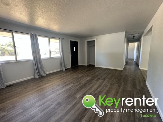 Building Photo - Must-see Gorgeous North End Tacoma House
