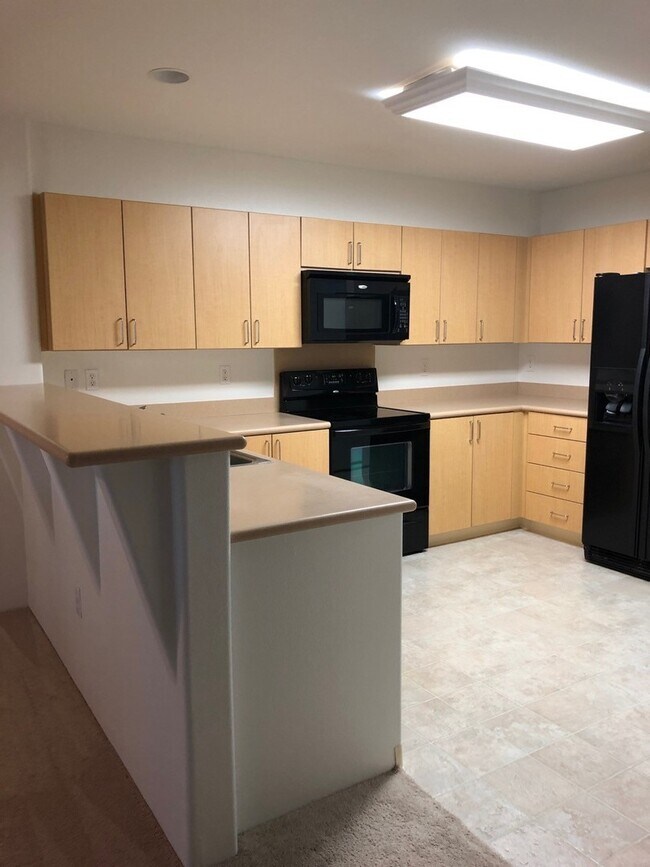 Building Photo - Highly Desired "Nohona" Mililani Mauka Tow...