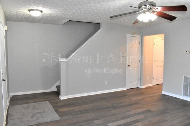 Foto del edificio - 5798 Strathmoor Manor Cir