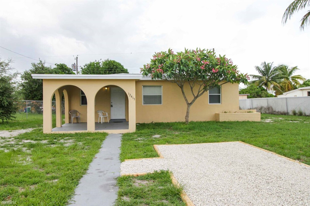 12415 W Randall Park Dr, Miami, FL 33167 House Rental in Miami, FL