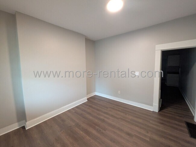 Foto del edificio - 934-940-940 E Fulton St