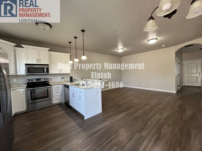 Foto del edificio - 420 E Red Fox Ln