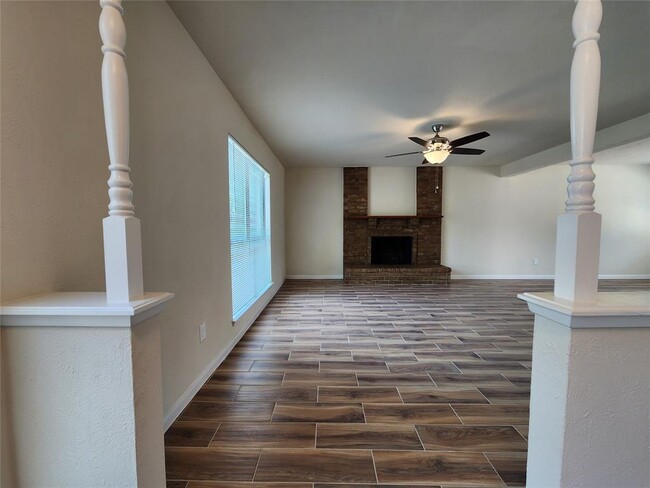 Building Photo - 10146 Horseshoe Bend Dr