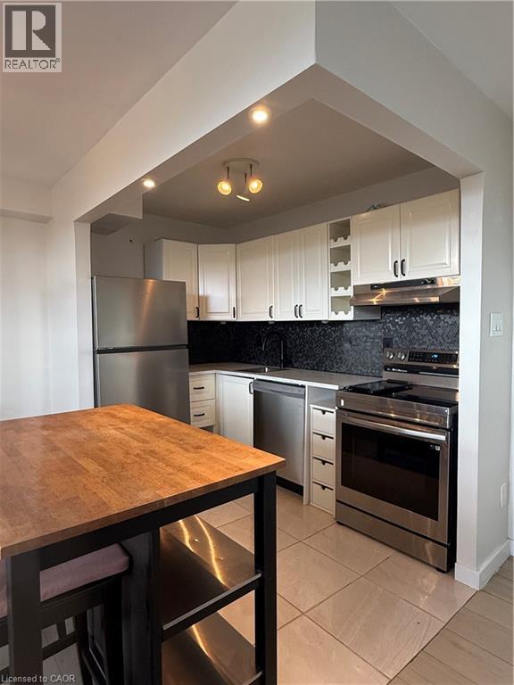 Building Photo - 15 Albright Rd