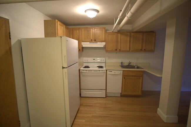 Building Photo - 1408 Commonwealth Ave