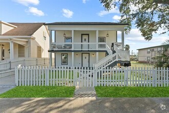 Building Photo - 3403 Ursuline St