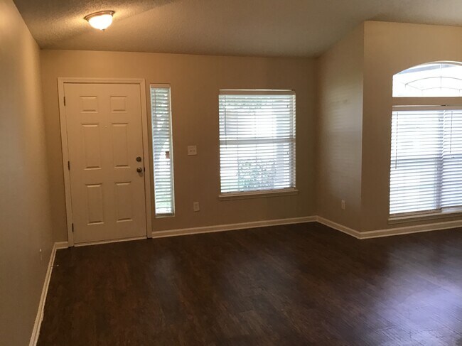 Foto del edificio - 2794 Cross Creek Drive
