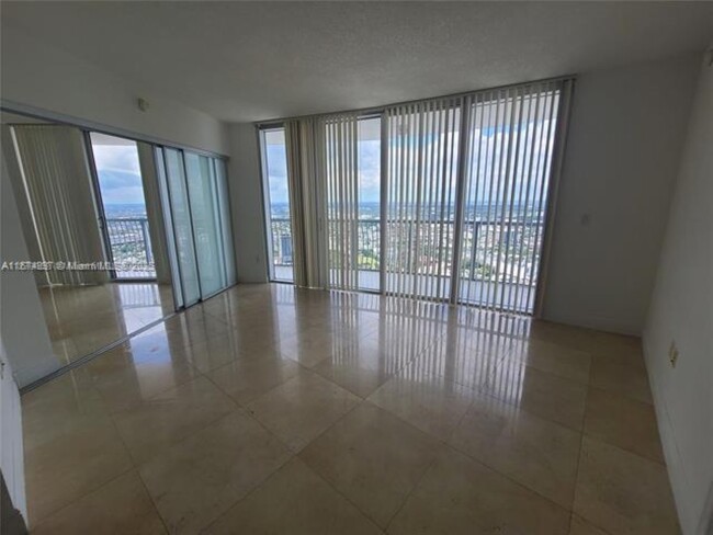 Foto del edificio - 1750 N Bayshore Dr