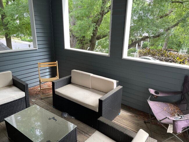 Balcony - 300 E Park Ave Apartment