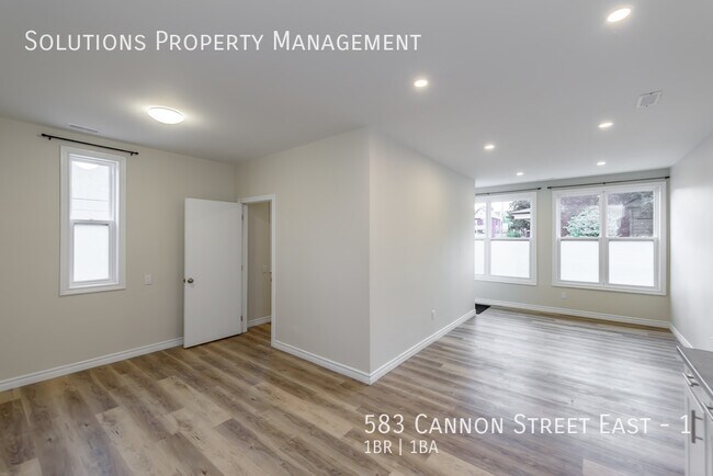 Photo du bâtiment - Freshly Renovated 1 Bedroom Available NOW!
